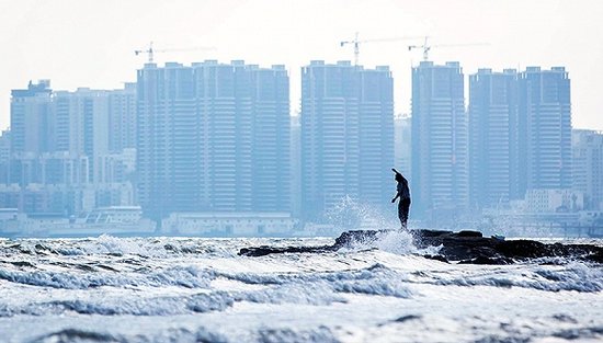 探市：海口市区房源较少 刚需热盘10万元指标费不存在 购房者持币待购居多